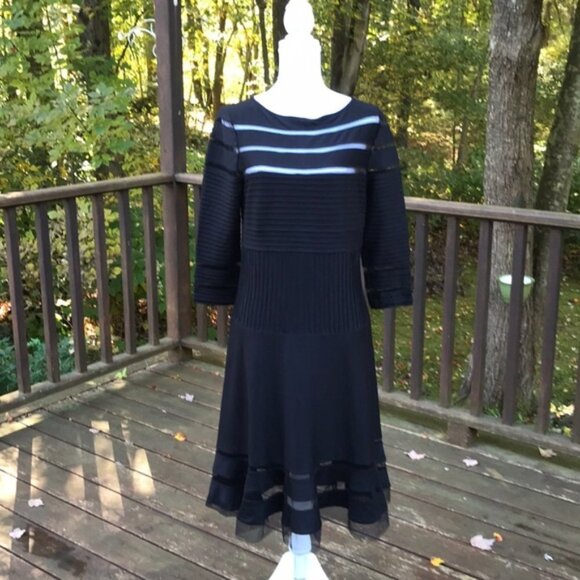 TADASHI SHOJI Size L Black Fit and Flare Dress TADASHI SHOJI Size L Black Fit and Flare Dress